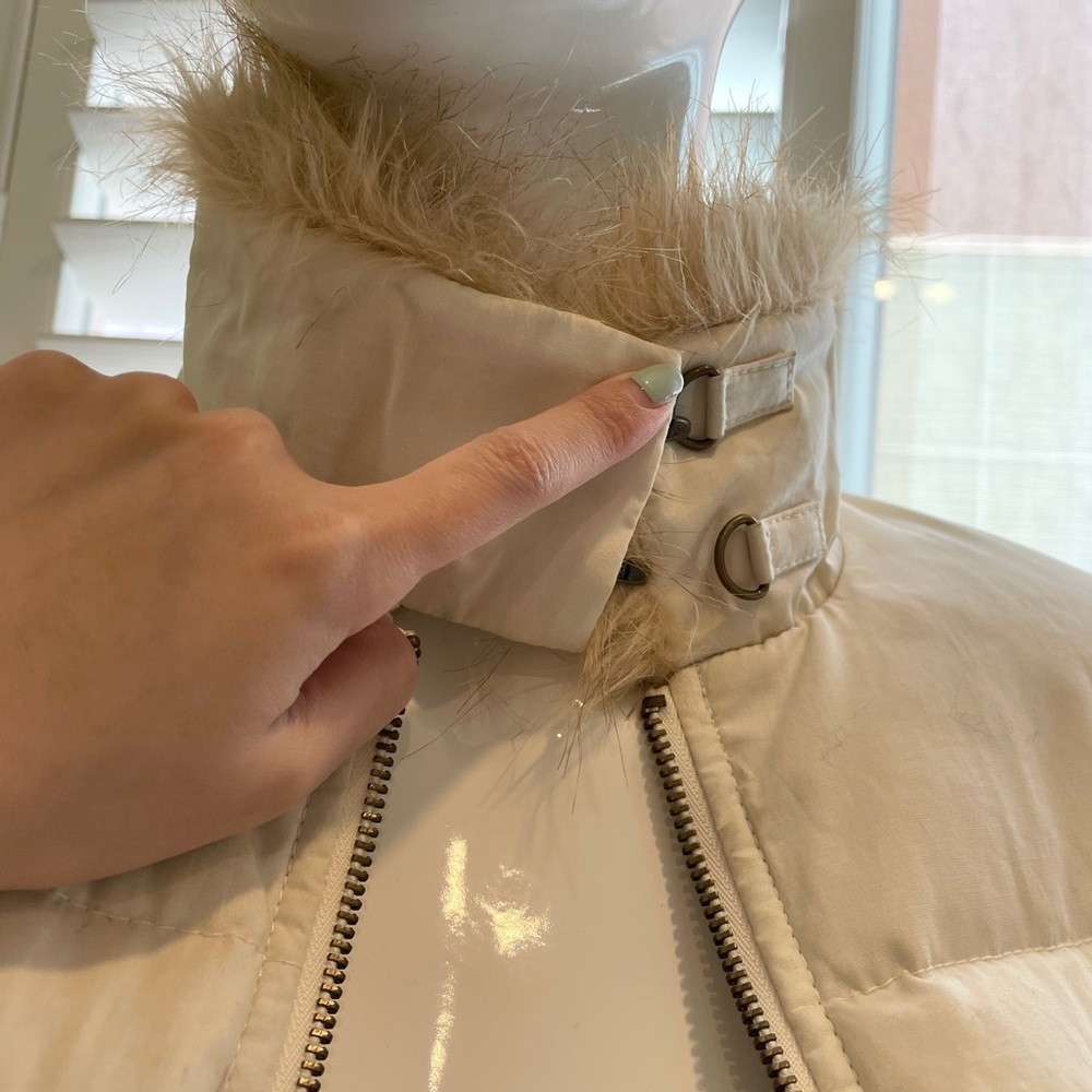 SOLD❤️ Express Size 8 Beige Puffer Fur Coat - Picture 9 of 13